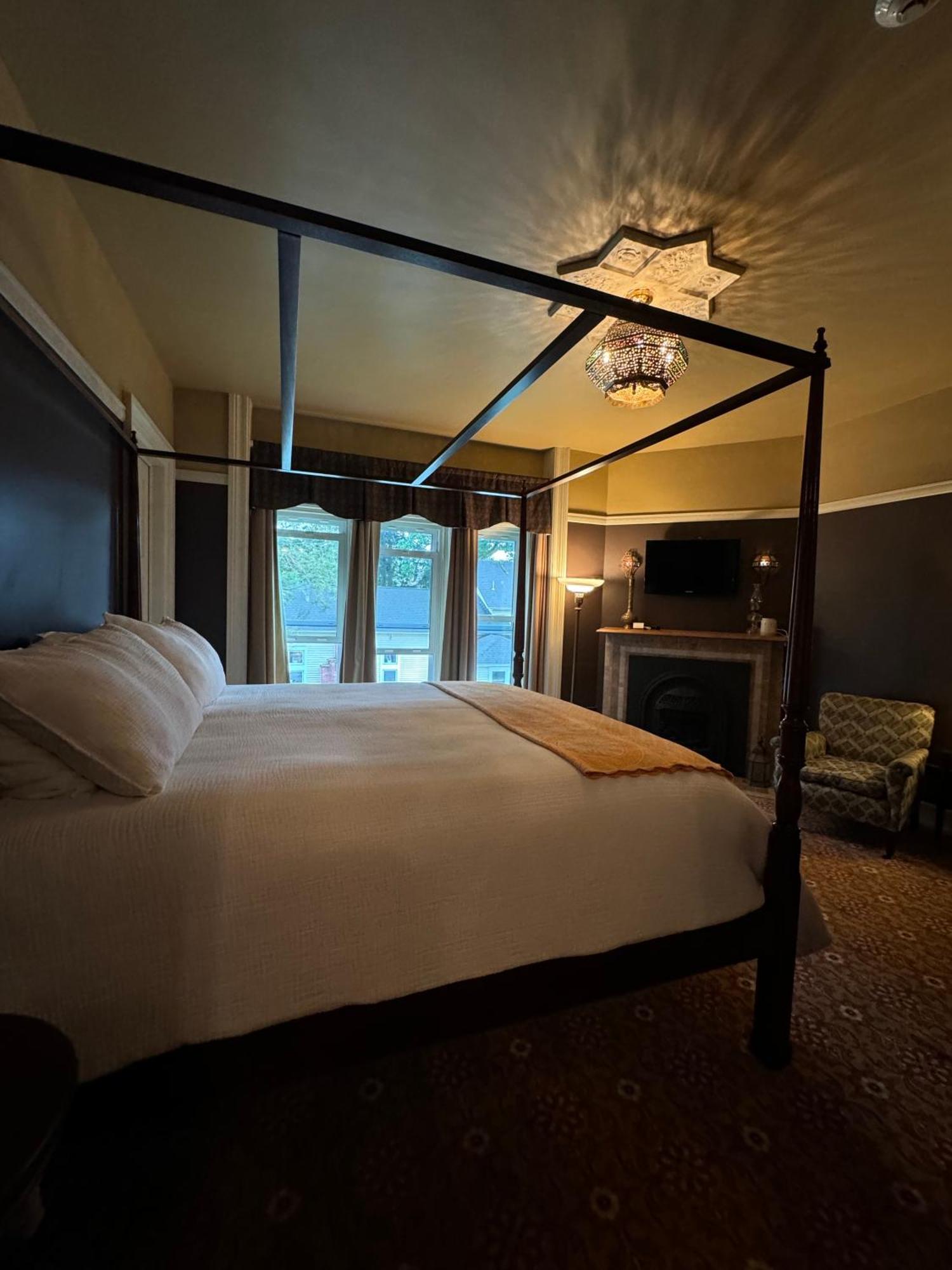 The Edwards Waterhouse Inn Fredonia Luaran gambar
